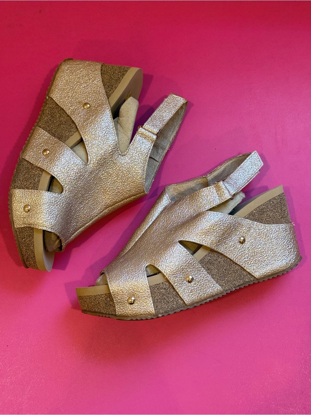 Volatile Spindle Platform Wedge Sandals Size 9 Slip On Slingback Gold Glitter